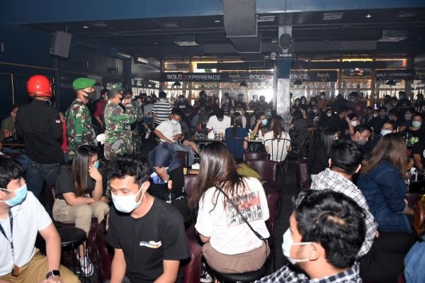 Langgar Keras Protokol Kesehatan Tiga Lagi Tempat Hiburan Malam dan Satu Food Court Ditutup